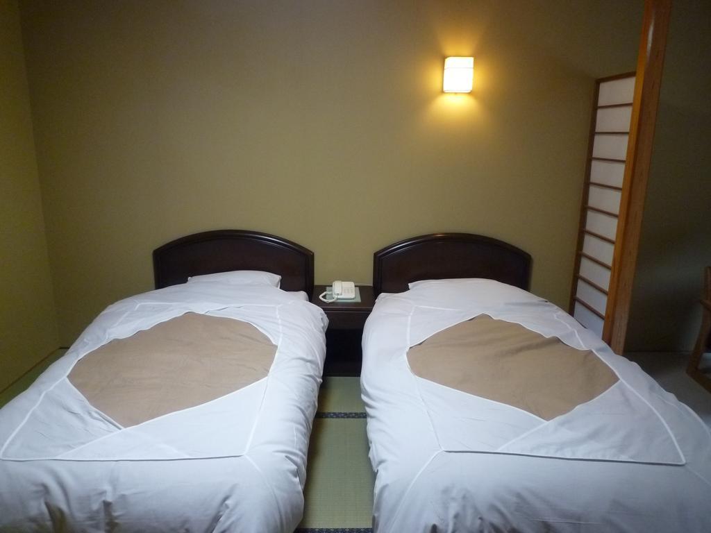 Hamaya Ryokan Nakanojo Esterno foto
