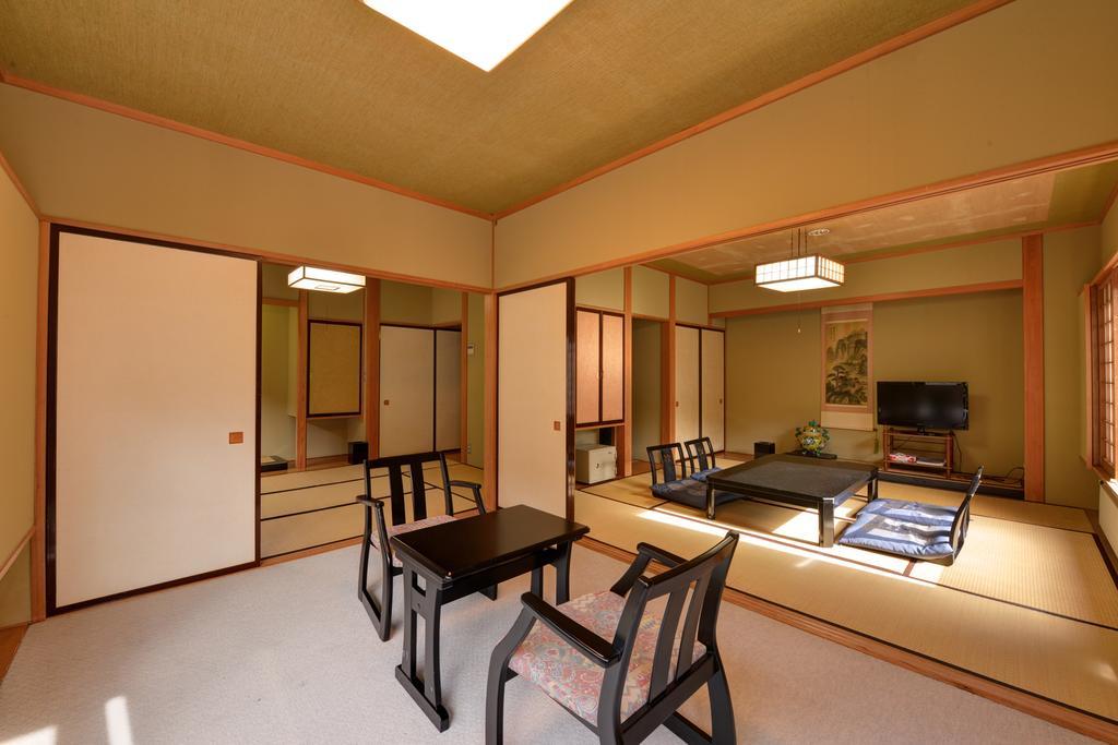 Hamaya Ryokan Nakanojo Esterno foto