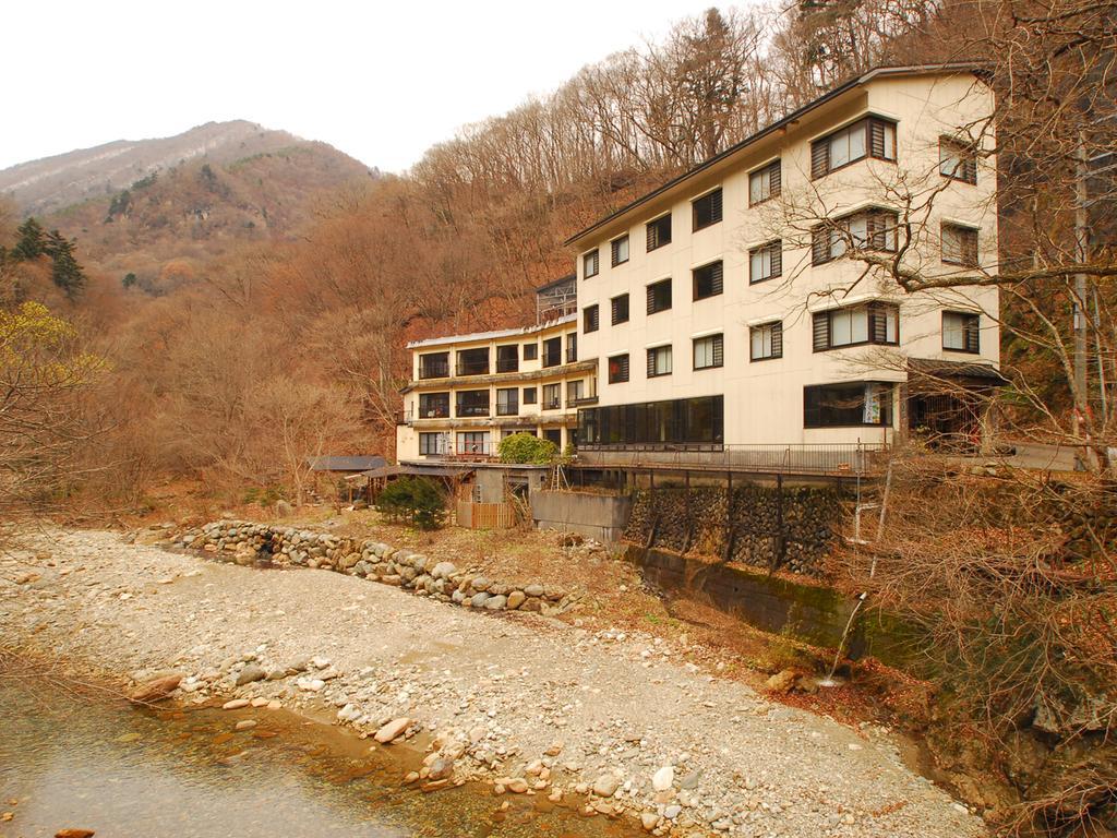Hamaya Ryokan Nakanojo Esterno foto